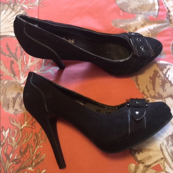 Black heels - Picture 4 of 5